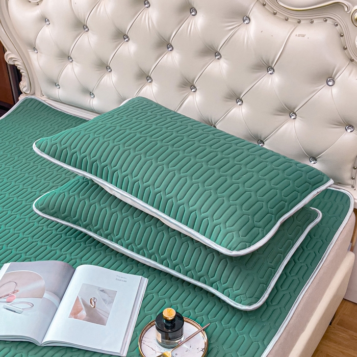 91家纺网 家纺一手货源 找家纺 优雅星家纺 2026新款凉感丝乳胶凉席纯色系列 墨绿