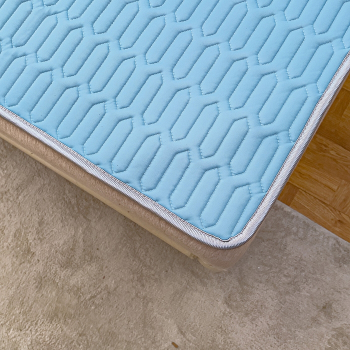 91家纺网 家纺一手货源 找家纺 优雅星家纺 2026新款凉感丝乳胶凉席纯色系列 天空蓝