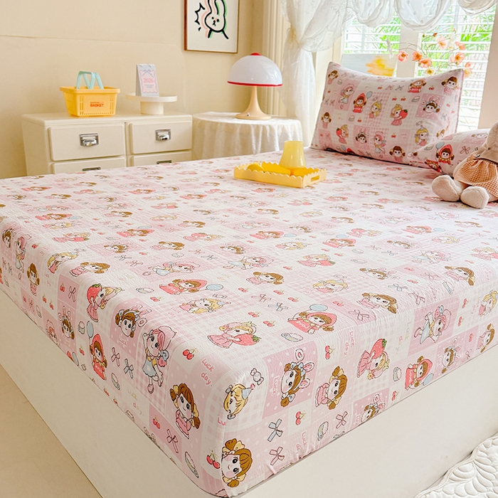 91家纺网 家纺一手货源 找家纺 九诺家纺 2026春夏新款丝柔棉小清新单床笠床罩保护套床笠单件床笠三件套 草莓女孩