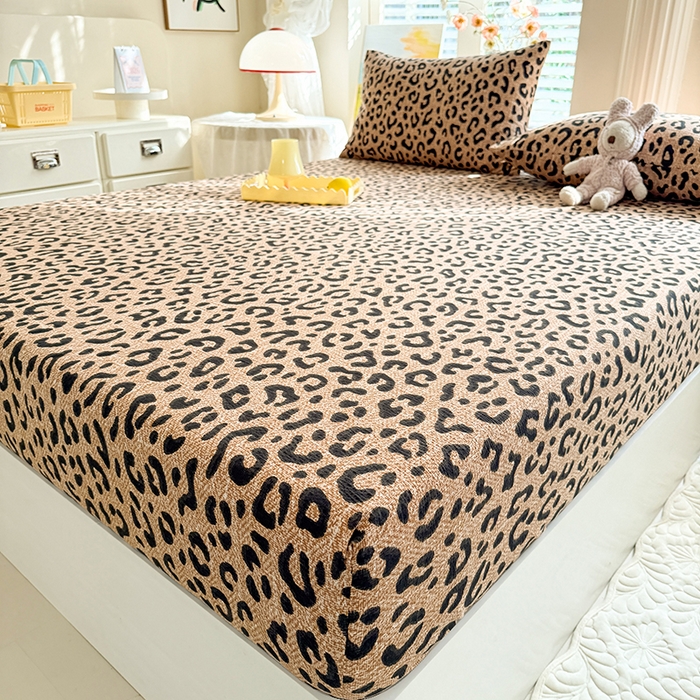 91家纺网 家纺一手货源 找家纺 九诺家纺 2026春夏新款丝柔棉小清新单床笠床罩保护套床笠单件床笠三件套 皇家豹纹