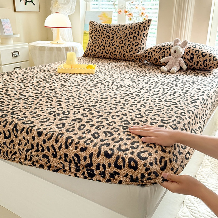 91家纺网 家纺一手货源 找家纺 九诺家纺 2026春夏新款丝柔棉小清新单床笠床罩保护套床笠单件床笠三件套 皇家豹纹