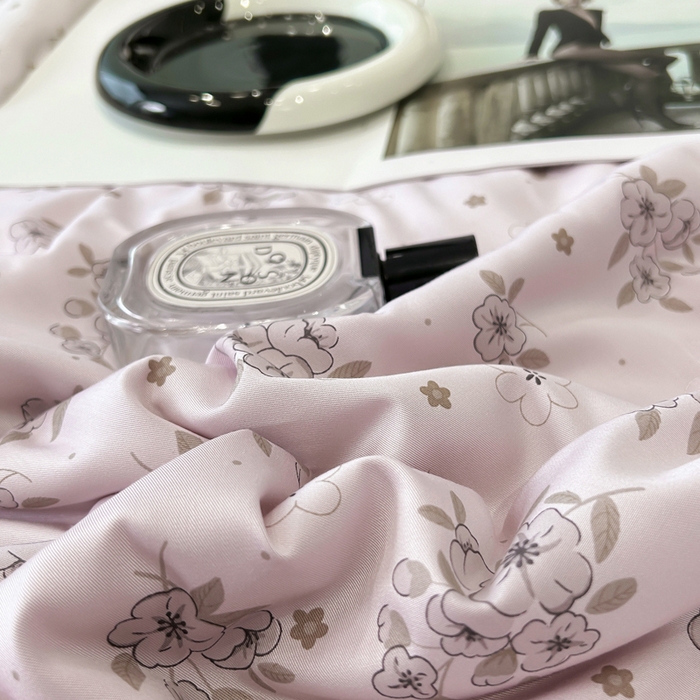 91家纺网 家纺一手货源 找家纺 （总）薇玛仕 2026新款茶小纤60S长绒棉印花镂空款蚕丝夏凉被空调被