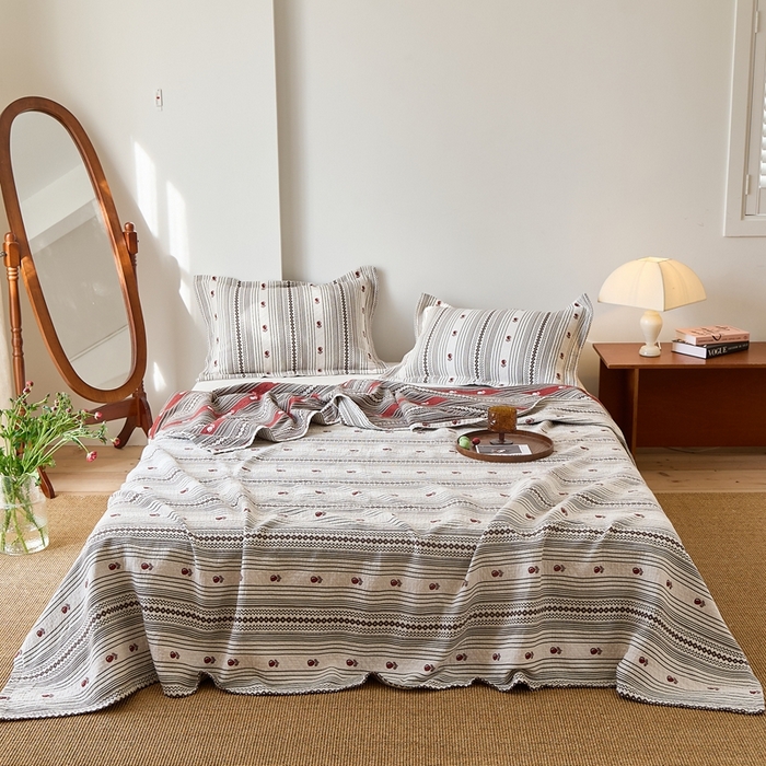 沐瑟家纺 2026新款床盖三件套 横条樱桃