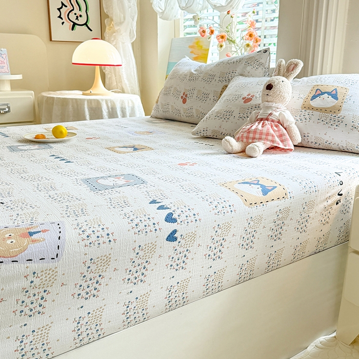 91家纺网 家纺一手货源 找家纺 九诺家纺 2026春夏新款丝柔棉小清新单床笠床罩保护套床笠单件床笠三件套 喵喵物语