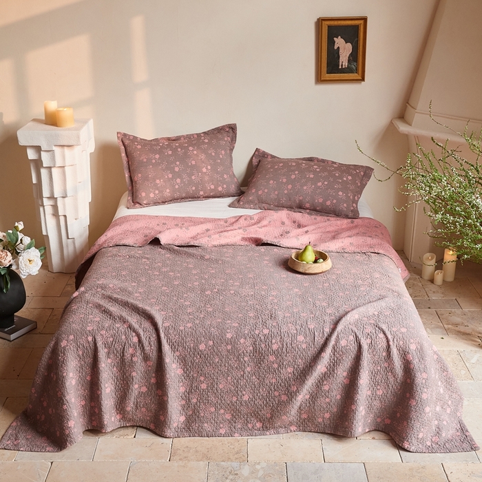 91家纺网 家纺一手货源 找家纺 沐瑟家纺 2026新款床盖三件套 梅花-粉色
