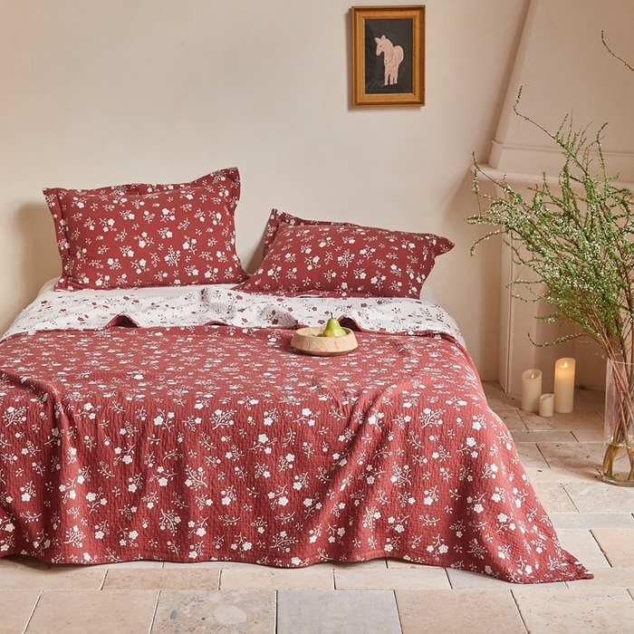 91家纺网 家纺一手货源 找家纺 沐瑟家纺 2026新款床盖三件套 梅花-红色