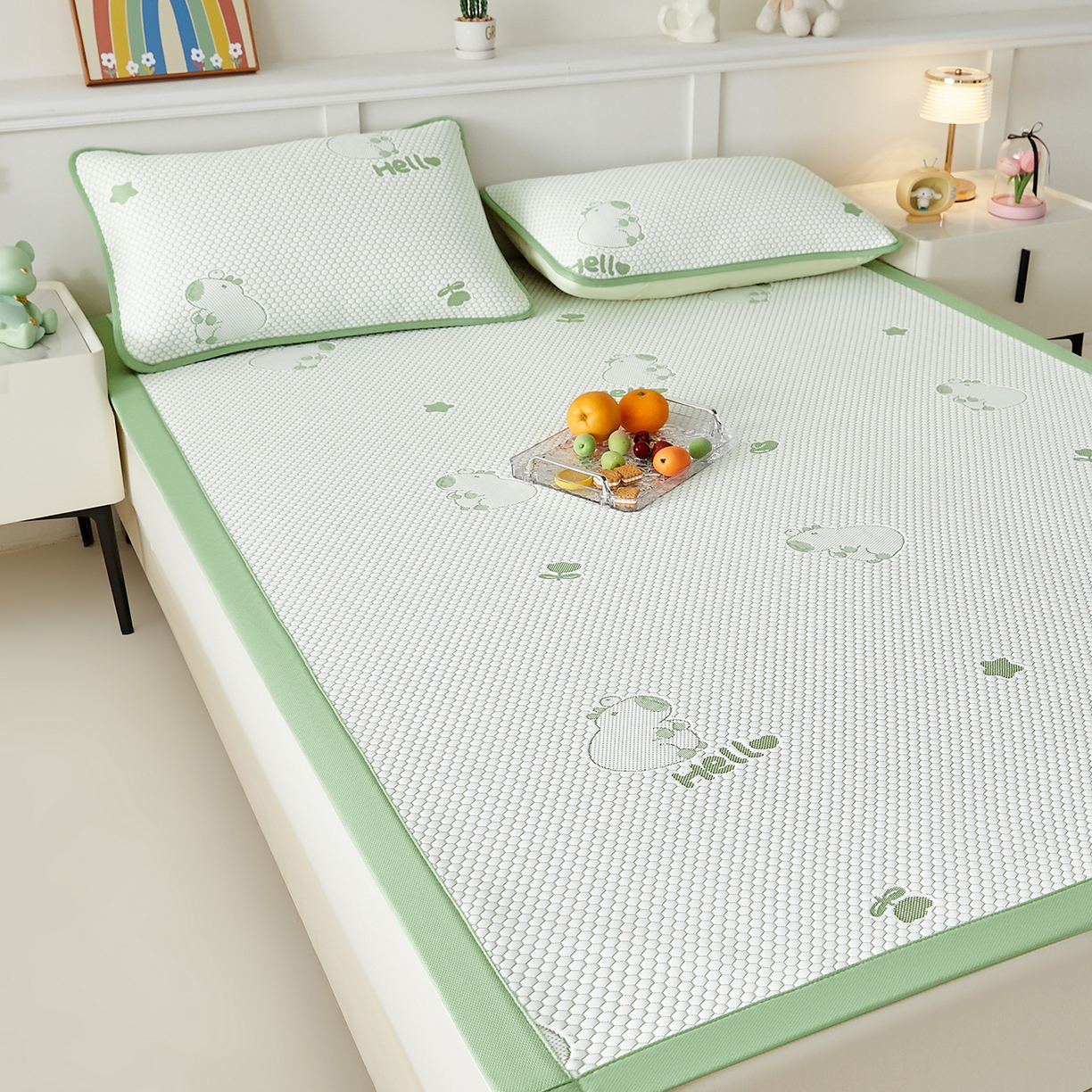 91家纺网 家纺一手货源 找家纺 奇丝雅 2026新款夏季A类冰豆豆凉席冰丝凉席家用冰丝席可机洗水洗单人学生宿舍上下铺寝室 卡皮巴拉-绿