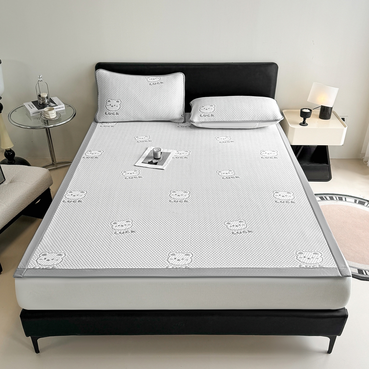 91家纺网 家纺一手货源 找家纺 奇丝雅 2026新款夏季A类冰豆豆凉席冰丝凉席家用冰丝席可机洗水洗单人学生宿舍上下铺寝室 小冰熊-灰