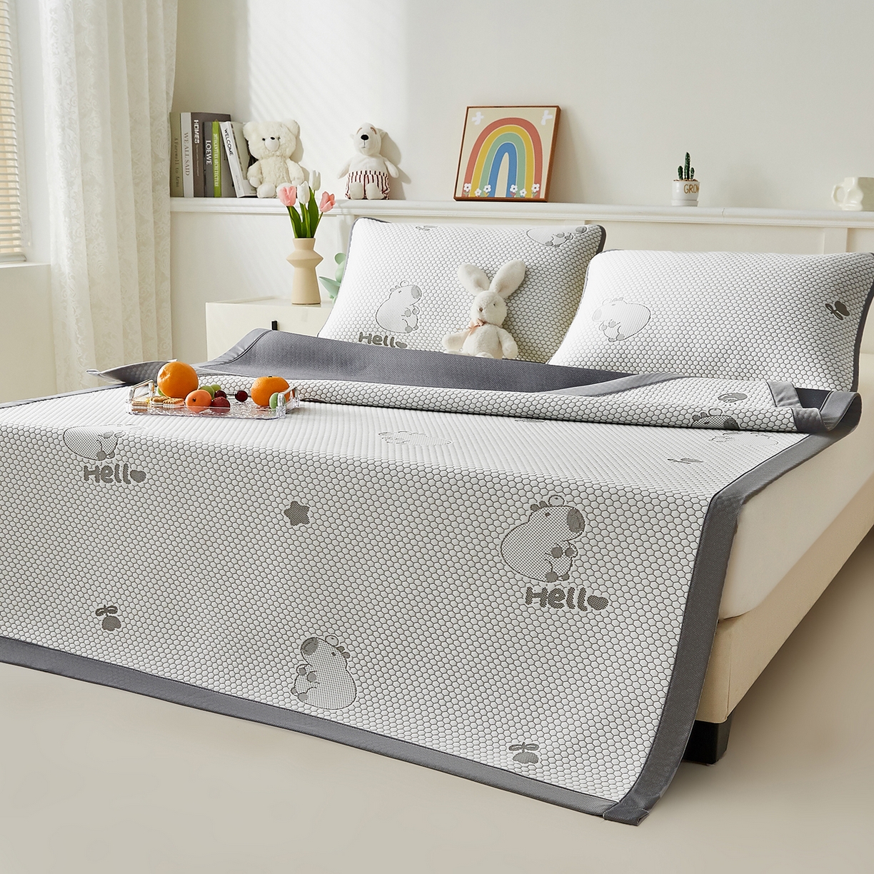 91家纺网 家纺一手货源 找家纺 奇丝雅 2026新款夏季A类冰豆豆凉席冰丝凉席家用冰丝席可机洗水洗单人学生宿舍上下铺寝室 卡皮巴拉-灰