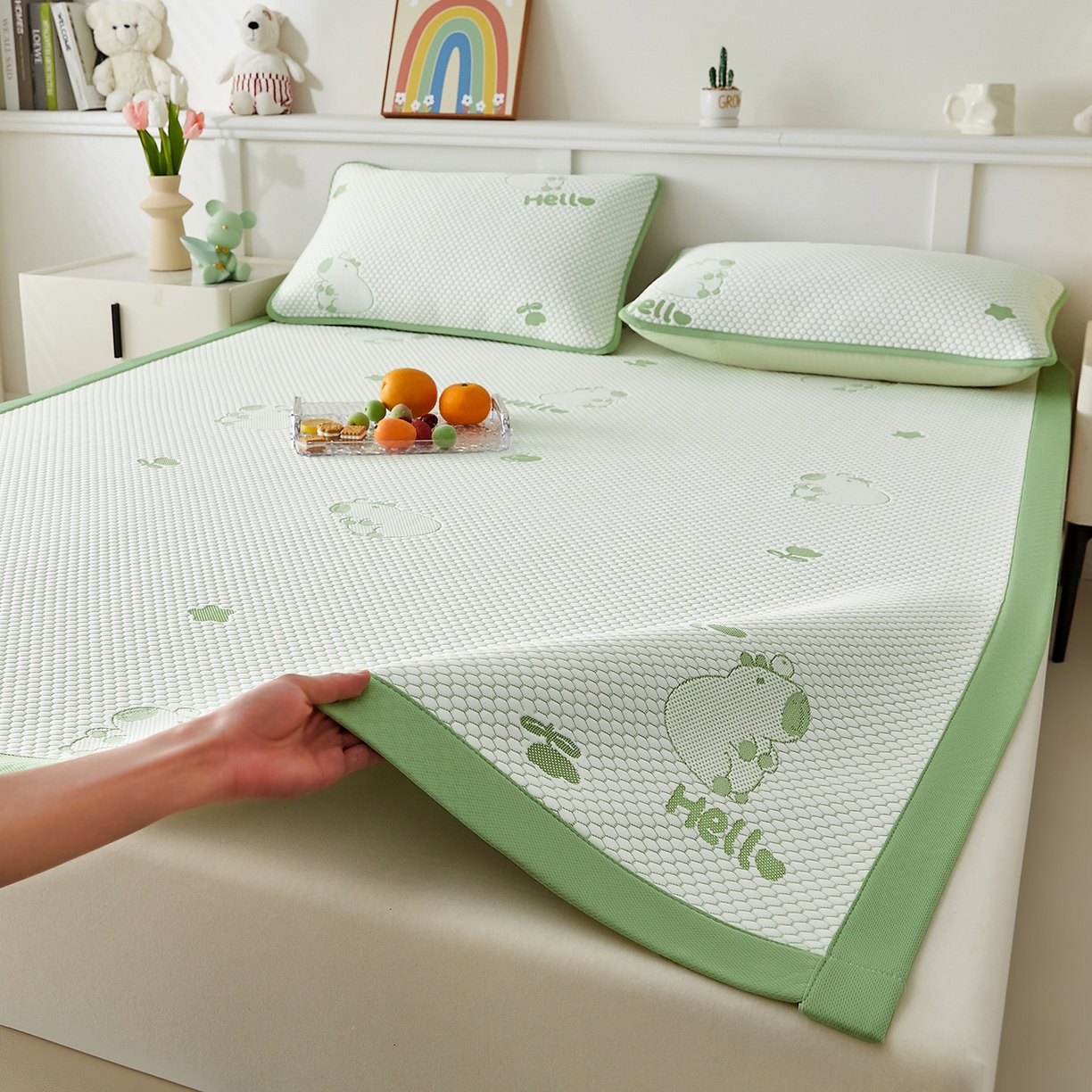 91家纺网 家纺一手货源 找家纺 奇丝雅 2026新款夏季A类冰豆豆凉席冰丝凉席家用冰丝席可机洗水洗单人学生宿舍上下铺寝室 卡皮巴拉-绿