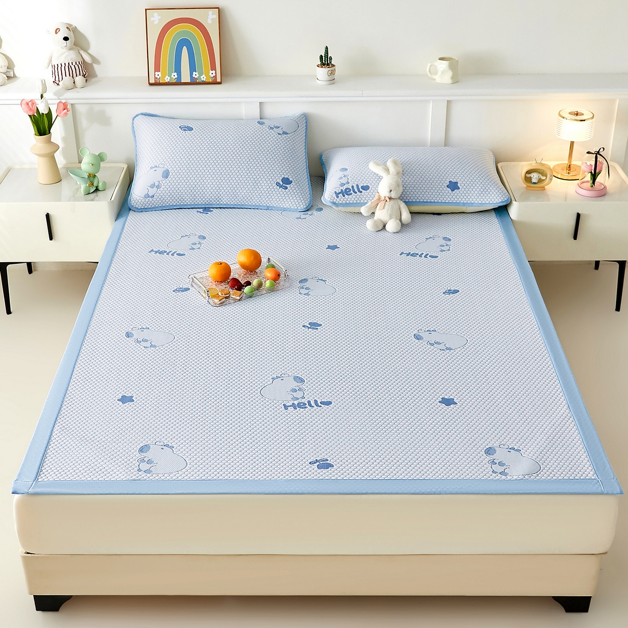 91家纺网 家纺一手货源 找家纺 奇丝雅 2026新款夏季A类冰豆豆凉席冰丝凉席家用冰丝席可机洗水洗单人学生宿舍上下铺寝室 卡皮巴拉-蓝