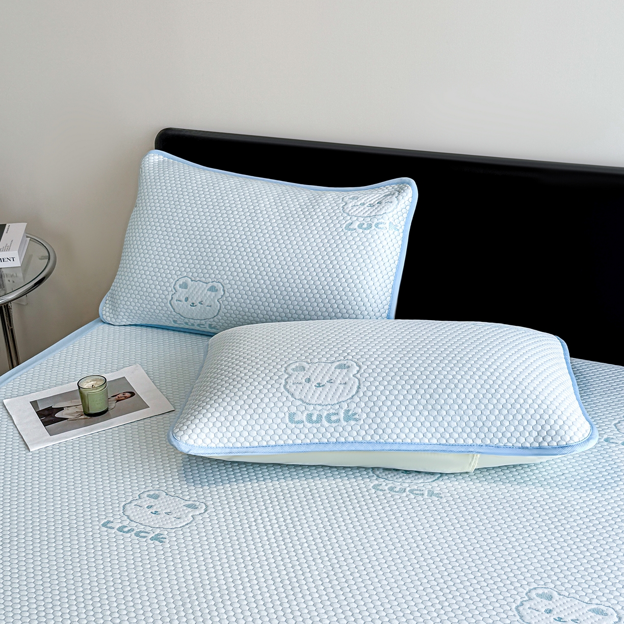 91家纺网 家纺一手货源 找家纺 奇丝雅 2026新款夏季A类冰豆豆凉席冰丝凉席家用冰丝席可机洗水洗单人学生宿舍上下铺寝室 小冰熊-蓝