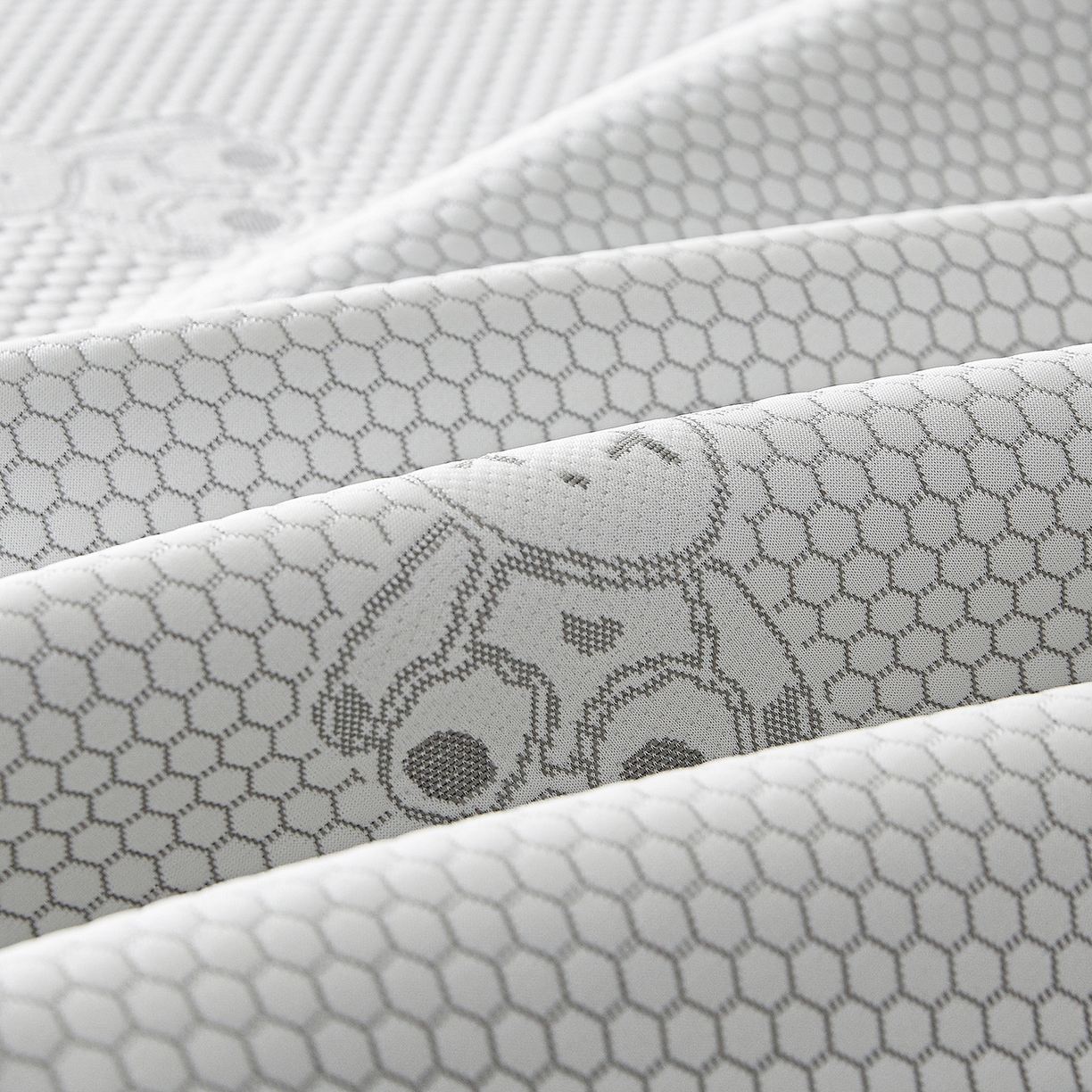 91家纺网 家纺一手货源 找家纺 奇丝雅 2026新款夏季A类冰豆豆凉席冰丝凉席家用冰丝席可机洗水洗单人学生宿舍上下铺寝室 抱抱熊-灰