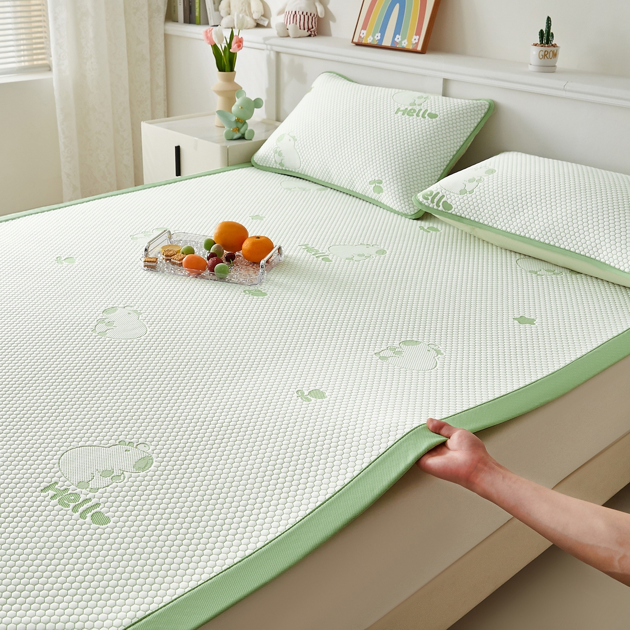 91家纺网 家纺一手货源 找家纺 奇丝雅 2026新款夏季A类冰豆豆凉席冰丝凉席家用冰丝席可机洗水洗单人学生宿舍上下铺寝室 卡皮巴拉-绿