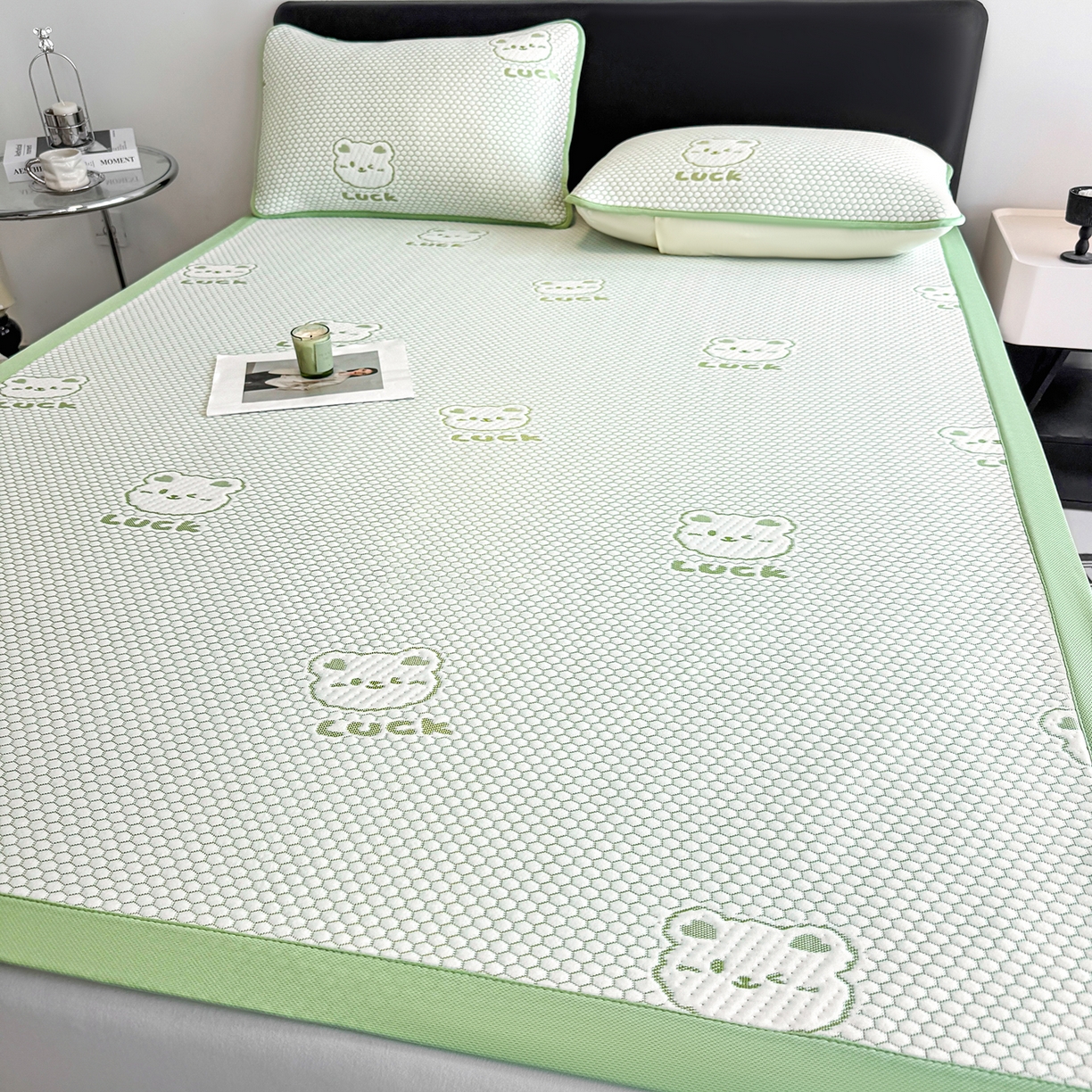 91家纺网 家纺一手货源 找家纺 奇丝雅 2026新款夏季A类冰豆豆凉席冰丝凉席家用冰丝席可机洗水洗单人学生宿舍上下铺寝室 小冰熊-绿