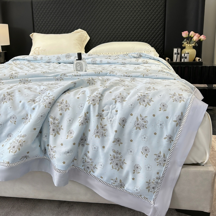 91家纺网 家纺一手货源 找家纺 薇玛仕 2026新款茶小纤60S长绒棉印花镂空款蚕丝夏凉被空调被 繁花-兰