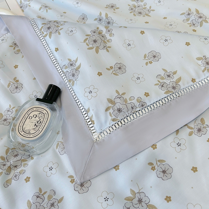 91家纺网 家纺一手货源 找家纺 薇玛仕 2026新款茶小纤60S长绒棉印花镂空款蚕丝夏凉被空调被 繁花-兰