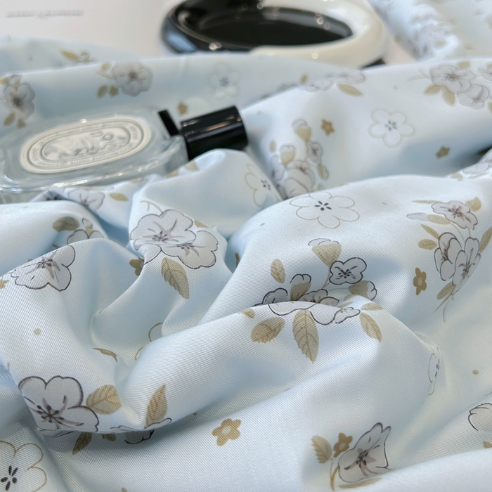 91家纺网 家纺一手货源 找家纺 薇玛仕 2026新款茶小纤60S长绒棉印花镂空款蚕丝夏凉被空调被 繁花-兰