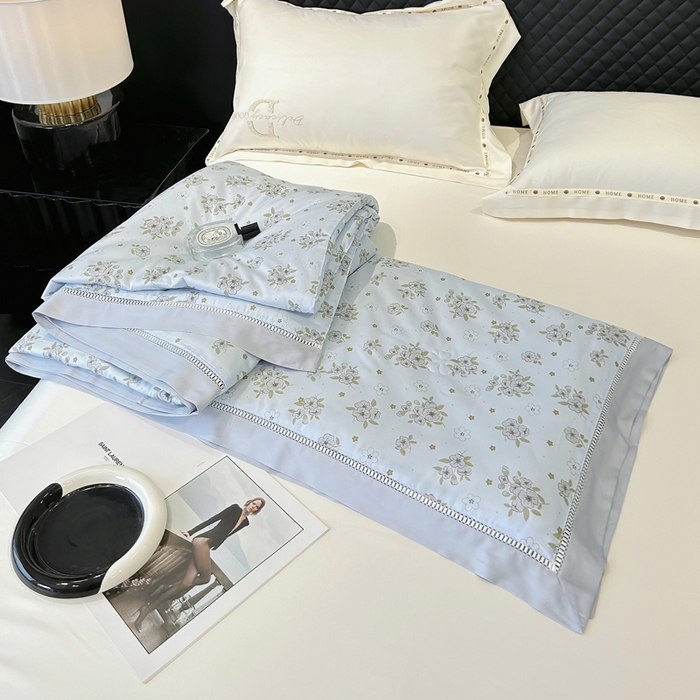 91家纺网 家纺一手货源 找家纺 薇玛仕 2026新款茶小纤60S长绒棉印花镂空款蚕丝夏凉被空调被 繁花-兰