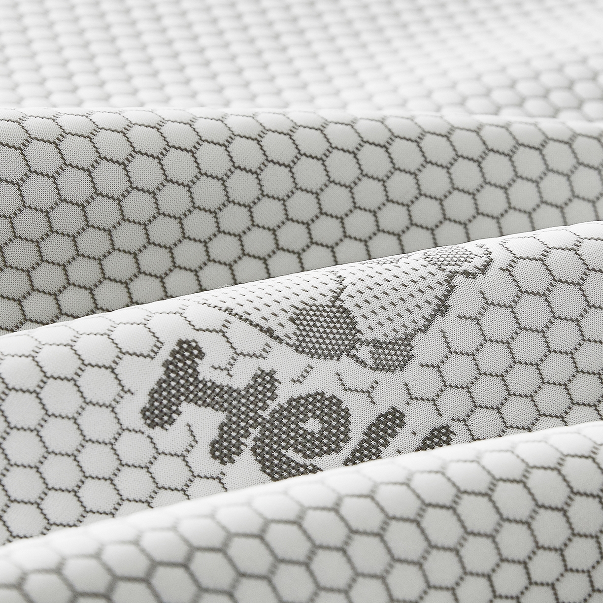 91家纺网 家纺一手货源 找家纺 奇丝雅 2026新款夏季A类冰豆豆凉席冰丝凉席家用冰丝席可机洗水洗单人学生宿舍上下铺寝室 卡皮巴拉-灰