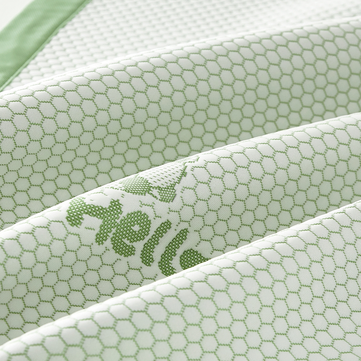 91家纺网 家纺一手货源 找家纺 奇丝雅 2026新款夏季A类冰豆豆凉席冰丝凉席家用冰丝席可机洗水洗单人学生宿舍上下铺寝室 卡皮巴拉-绿