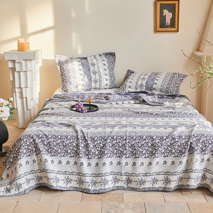 91家纺网 家纺一手货源 找家纺 沐瑟家纺 2026新款床盖三件套 朴纹-蓝