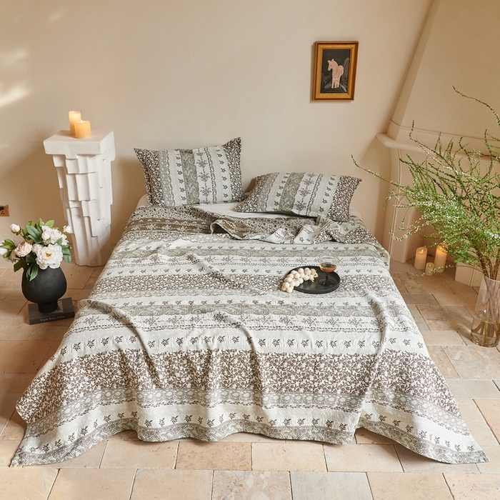 91家纺网 家纺一手货源 找家纺 沐瑟家纺 2026新款床盖三件套 朴纹-绿