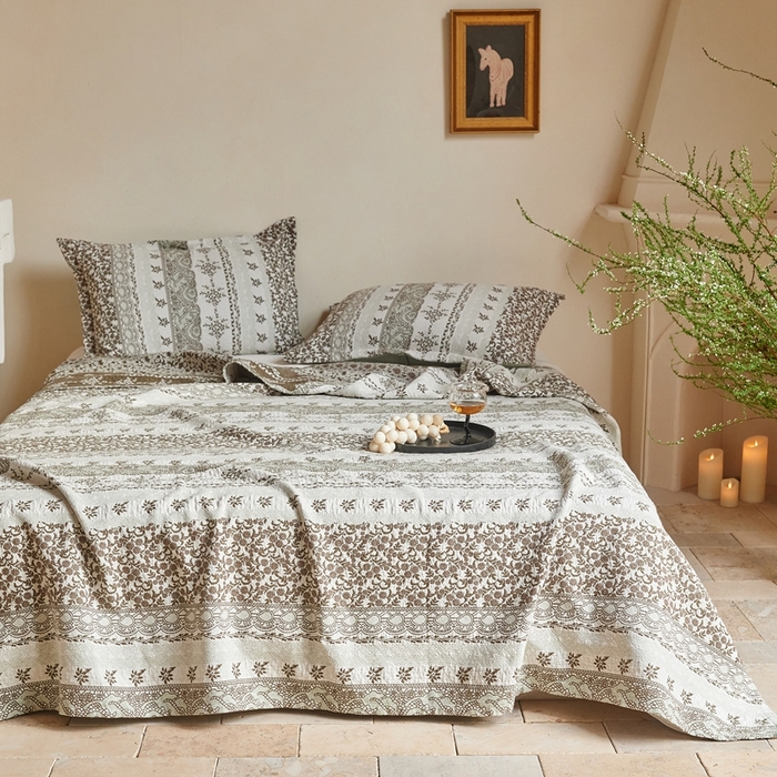 91家纺网 家纺一手货源 找家纺 沐瑟家纺 2026新款床盖三件套 朴纹-绿