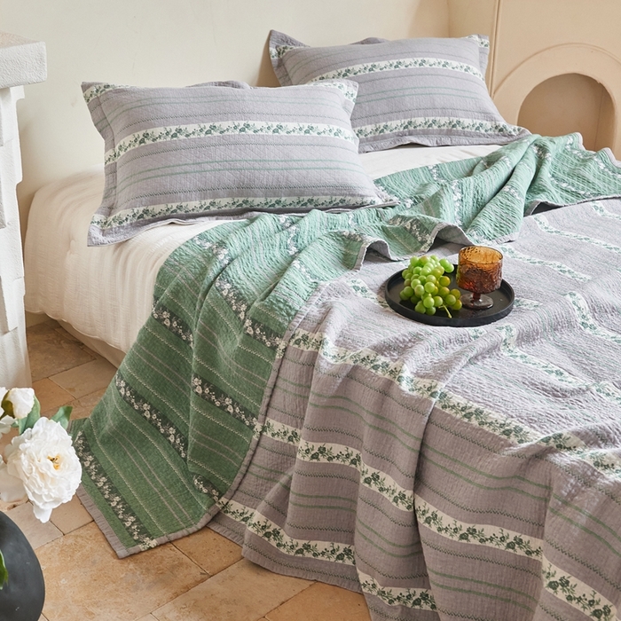 91家纺网 家纺一手货源 找家纺 沐瑟家纺 2026新款床盖三件套 竖条花-灰