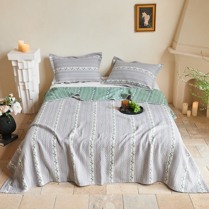 91家纺网 家纺一手货源 找家纺 沐瑟家纺 2026新款床盖三件套 竖条花-灰