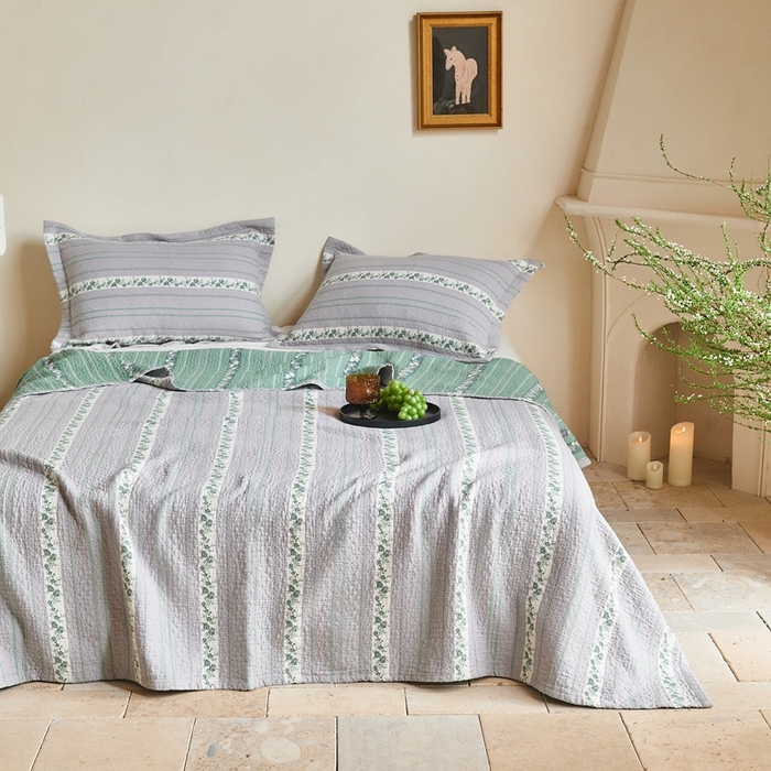 91家纺网 家纺一手货源 找家纺 沐瑟家纺 2026新款床盖三件套 竖条花-灰