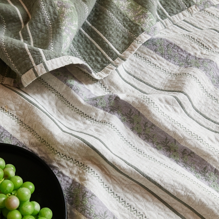 91家纺网 家纺一手货源 找家纺 沐瑟家纺 2026新款床盖三件套 竖条花-绿