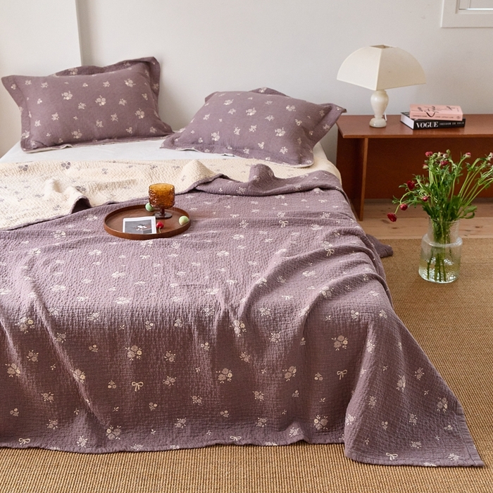 91家纺网 家纺一手货源 找家纺 沐瑟家纺 2026新款床盖三件套 小蔷薇-灰紫