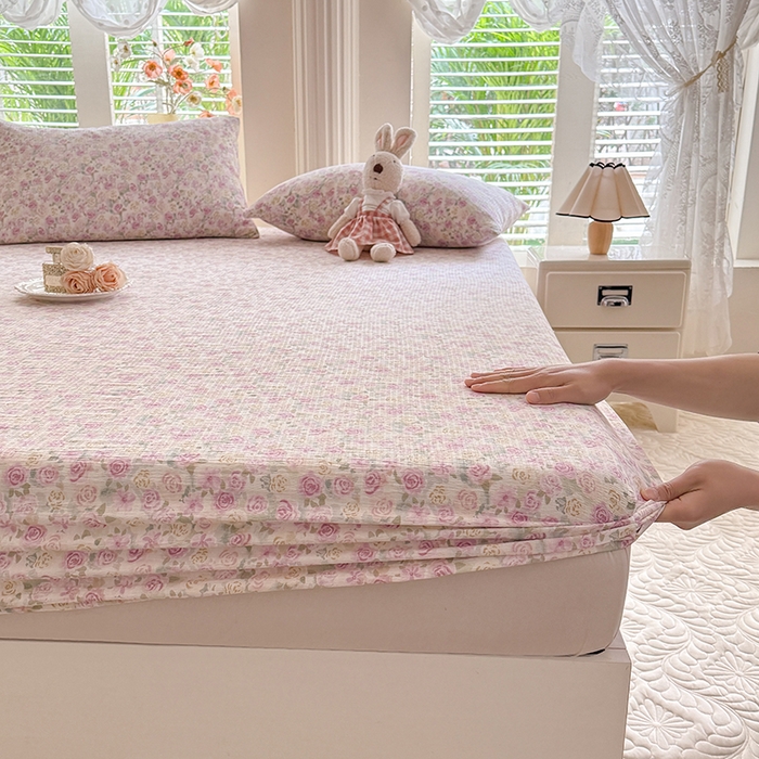 91家纺网 家纺一手货源 找家纺 九诺家纺 2026春夏新款丝柔棉小清新单床笠床罩保护套床笠单件床笠三件套 蔷薇语