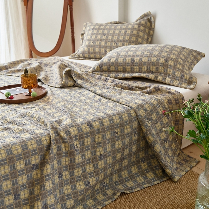 91家纺网 家纺一手货源 找家纺 沐瑟家纺 2026新款床盖三件套 樱桃格-黄咖