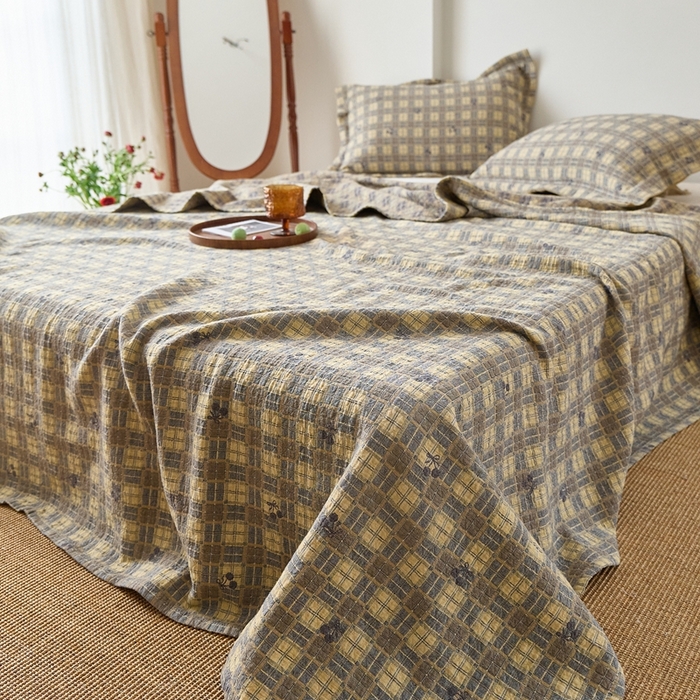 91家纺网 家纺一手货源 找家纺 沐瑟家纺 2026新款床盖三件套 樱桃格-黄咖