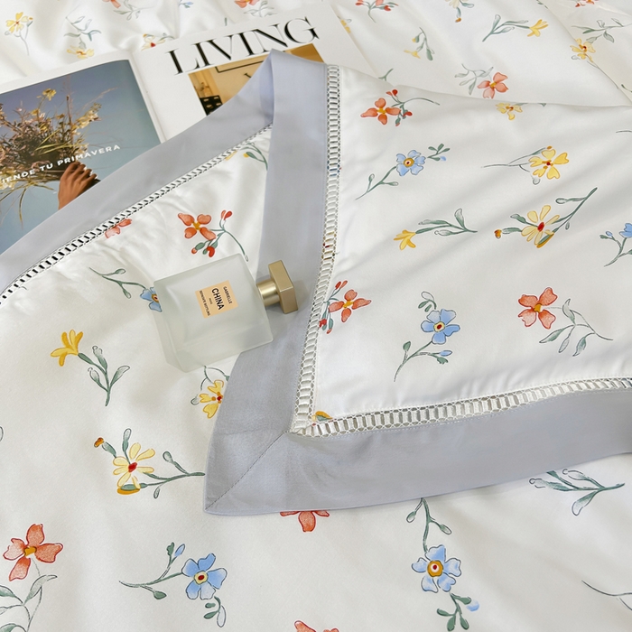 91家纺网 家纺一手货源 找家纺 薇玛仕 2026新款茶小纤60S长绒棉印花镂空款蚕丝夏凉被空调被 红袖添香-白