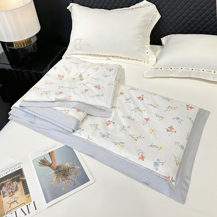 91家纺网 家纺一手货源 找家纺 薇玛仕 2026新款茶小纤60S长绒棉印花镂空款蚕丝夏凉被空调被 红袖添香-白