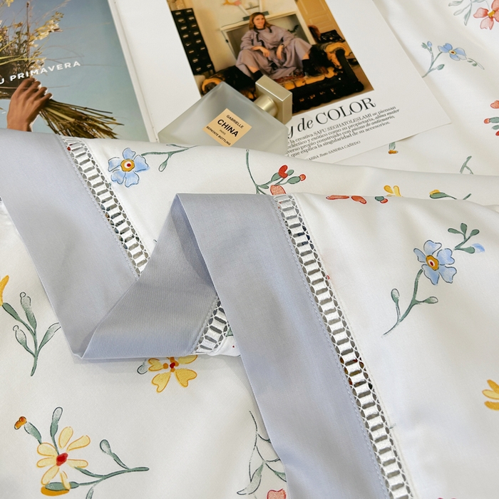 91家纺网 家纺一手货源 找家纺 薇玛仕 2026新款茶小纤60S长绒棉印花镂空款蚕丝夏凉被空调被 红袖添香-白