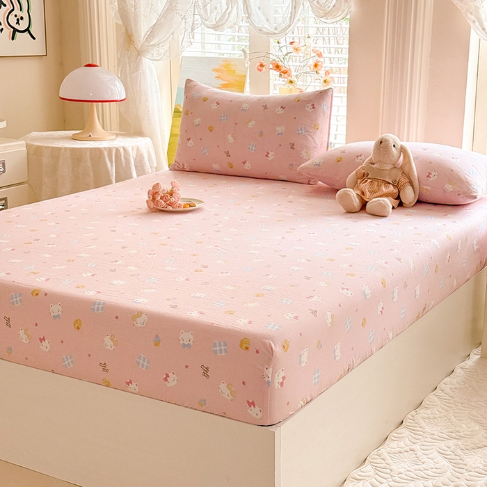 91家纺网 家纺一手货源 找家纺 九诺家纺 2026春夏新款丝柔棉小清新单床笠床罩保护套床笠单件床笠三件套 圣代甜猫粉