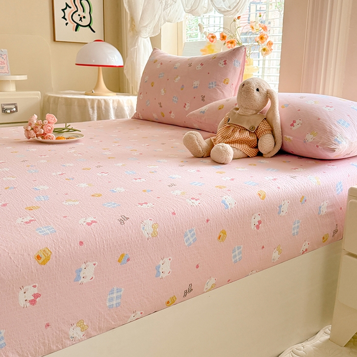 91家纺网 家纺一手货源 找家纺 九诺家纺 2026春夏新款丝柔棉小清新单床笠床罩保护套床笠单件床笠三件套 圣代甜猫粉