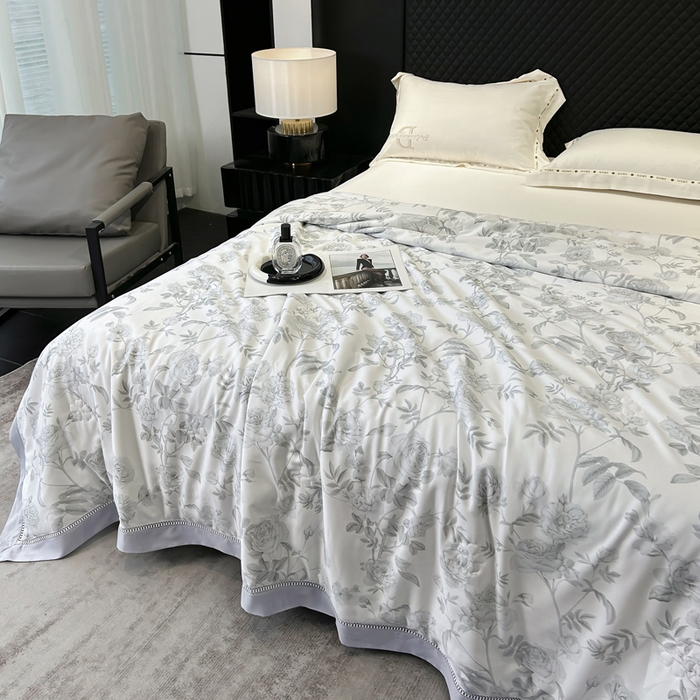 91家纺网 家纺一手货源 找家纺 薇玛仕 2026新款茶小纤60S长绒棉印花镂空款蚕丝夏凉被空调被 墨韵