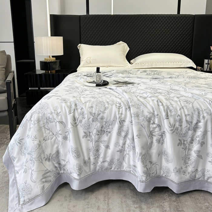 91家纺网 家纺一手货源 找家纺 薇玛仕 2026新款茶小纤60S长绒棉印花镂空款蚕丝夏凉被空调被 墨韵