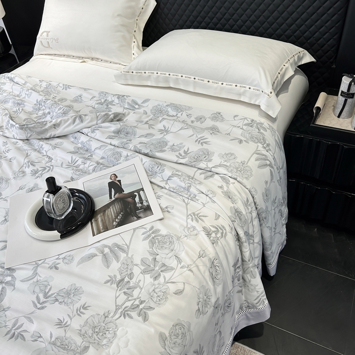 91家纺网 家纺一手货源 找家纺 薇玛仕 2026新款茶小纤60S长绒棉印花镂空款蚕丝夏凉被空调被 墨韵