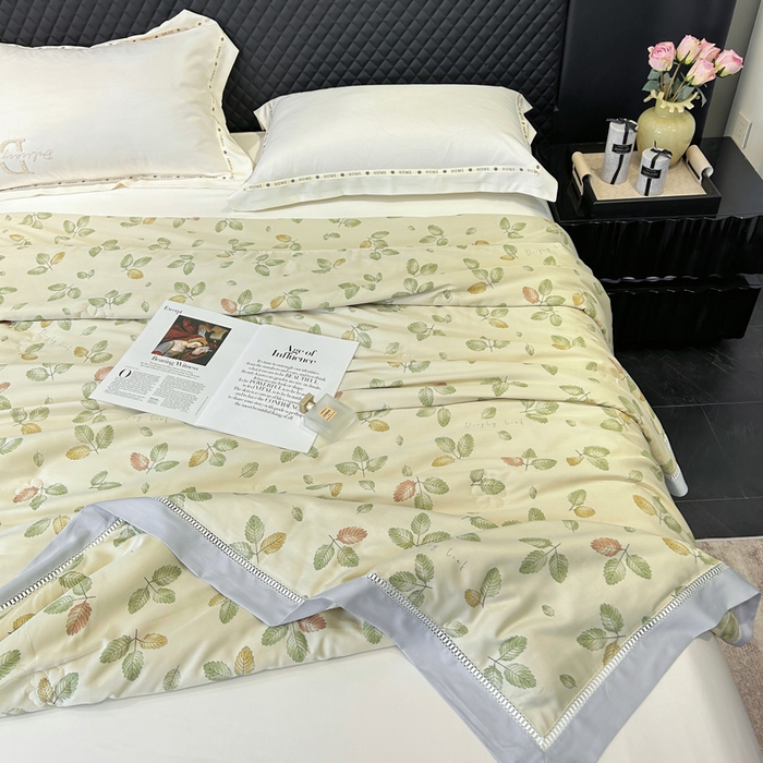 91家纺网 家纺一手货源 找家纺 薇玛仕 2026新款茶小纤60S长绒棉印花镂空款蚕丝夏凉被空调被 轻奢小叶-咖