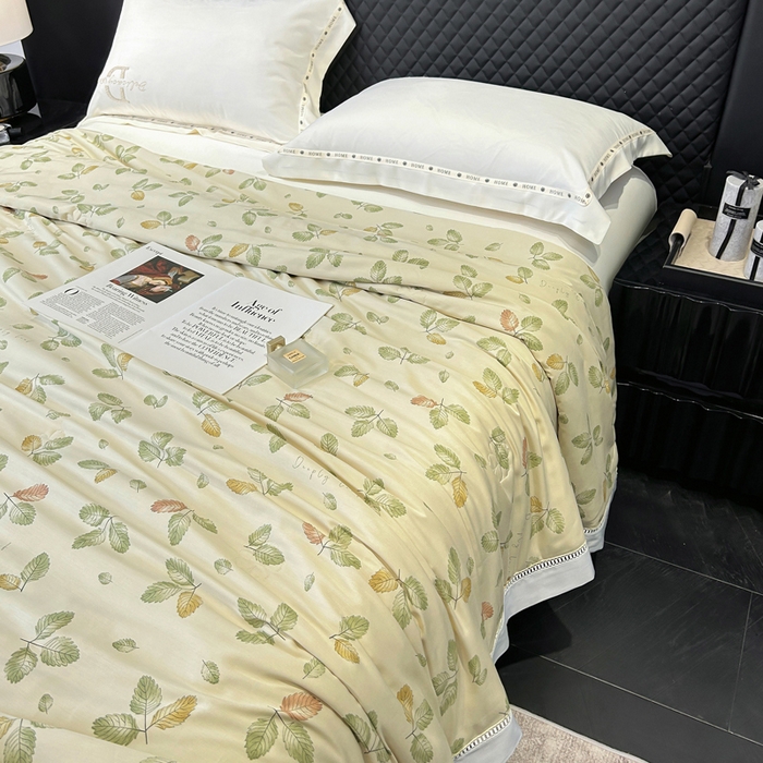 91家纺网 家纺一手货源 找家纺 薇玛仕 2026新款茶小纤60S长绒棉印花镂空款蚕丝夏凉被空调被 轻奢小叶-咖