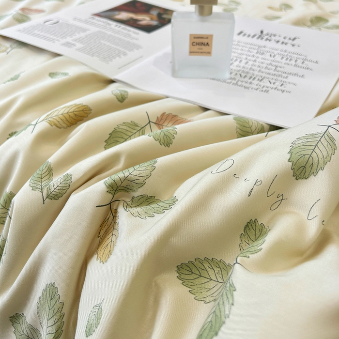91家纺网 家纺一手货源 找家纺 薇玛仕 2026新款茶小纤60S长绒棉印花镂空款蚕丝夏凉被空调被 轻奢小叶-咖