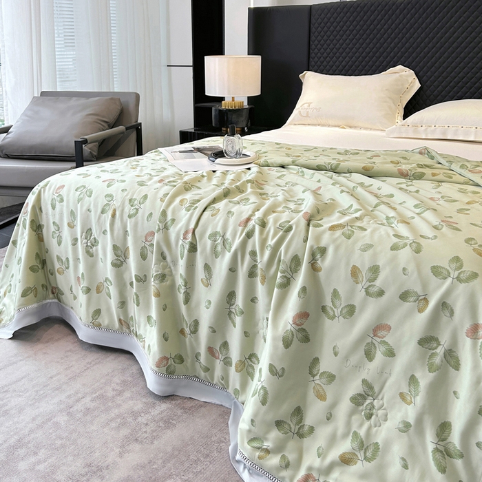 91家纺网 家纺一手货源 找家纺 薇玛仕 2026新款茶小纤60S长绒棉印花镂空款蚕丝夏凉被空调被 轻奢小叶-绿