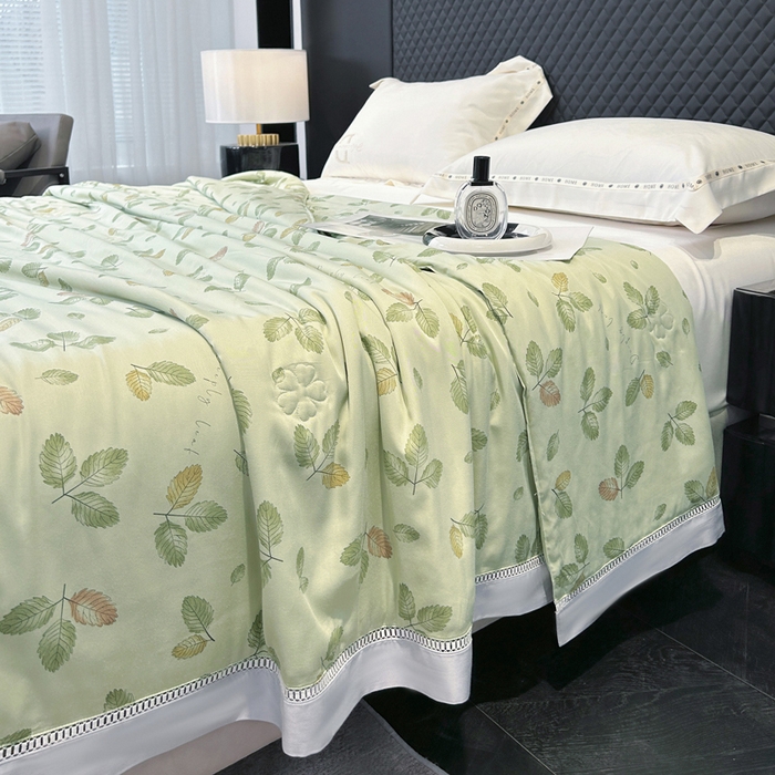 91家纺网 家纺一手货源 找家纺 薇玛仕 2026新款茶小纤60S长绒棉印花镂空款蚕丝夏凉被空调被 轻奢小叶-绿
