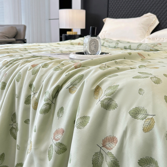 91家纺网 家纺一手货源 找家纺 薇玛仕 2026新款茶小纤60S长绒棉印花镂空款蚕丝夏凉被空调被 轻奢小叶-绿
